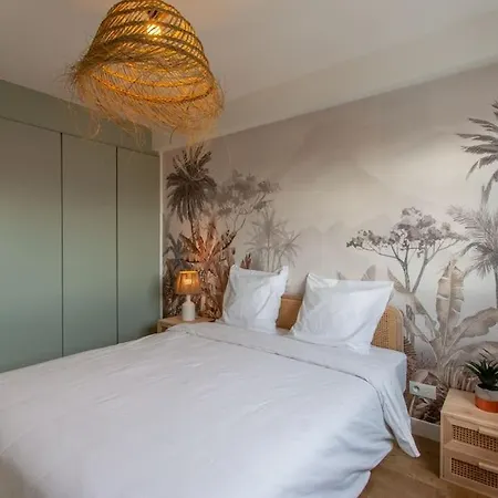 Des Grands Lacs Apartment *